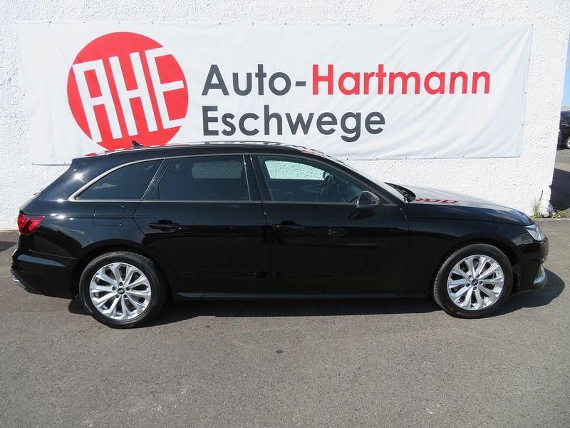 Gebraucht Audi A4 Advanced 163 PS (119 kW) 2023 Brillantschwarz Kombi