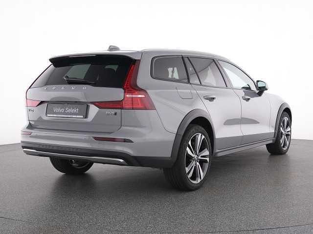 Gebraucht Volvo V60 CC 145 PS (106 kW) 2024 Kombi