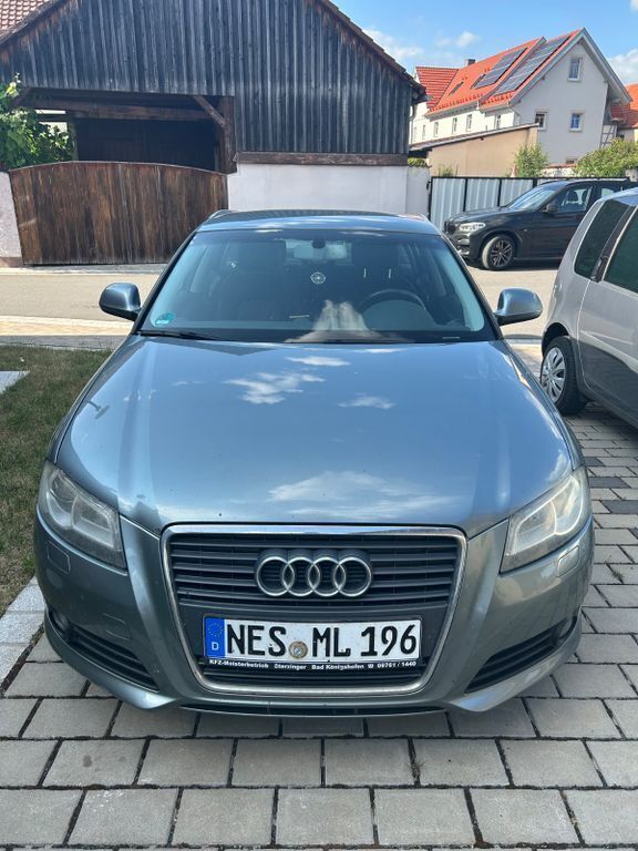 Grau Gebraucht 2008 Audi A3 Sportback Attraction Limousine | 6.200 € - Bild 1/4