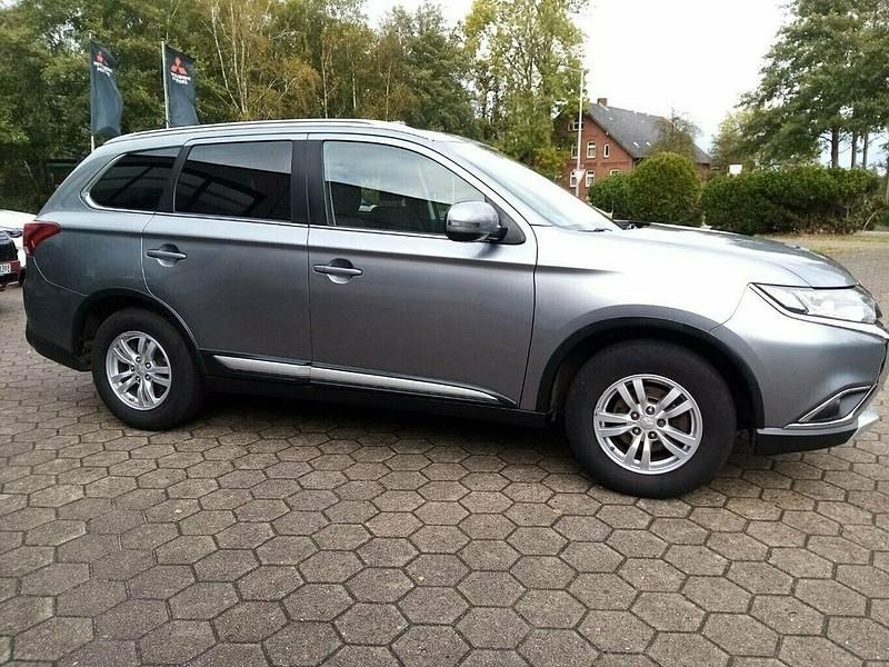 Gebraucht Mitsubishi Outlander 150 PS (110 kW) 2017 Grau SUV