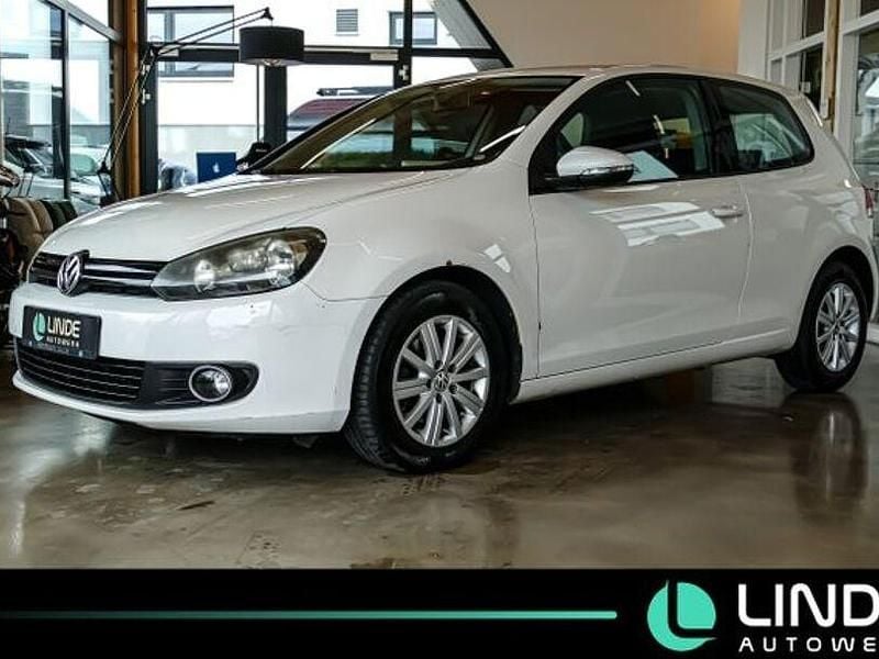 Weiß Gebraucht 2010 VW Golf VI Limousine | 3.900 € (Guter Preis) - Bild 1/4