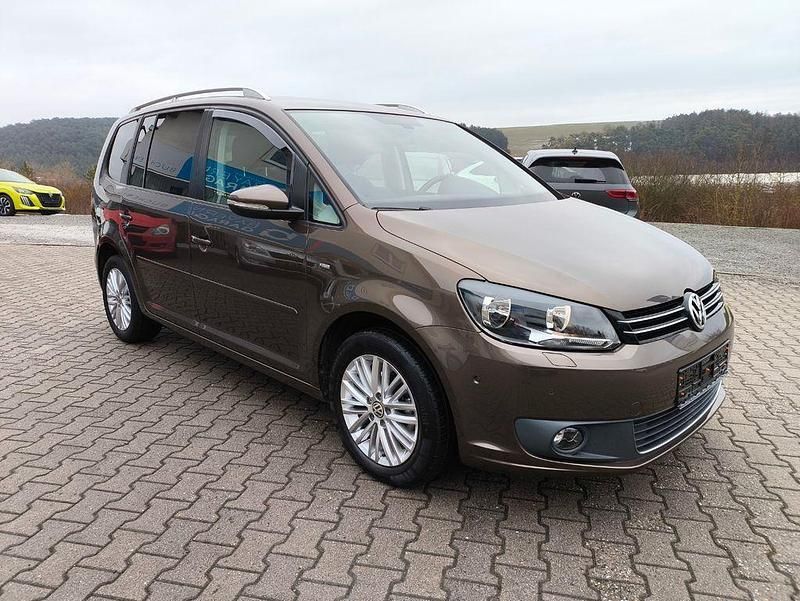Gebraucht VW Touran Cup 105 PS (77 kW) 2015 Braun Van / Kleinbus