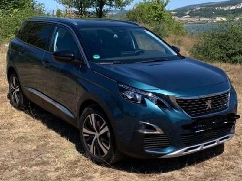 Grün Gebraucht 2017 Peugeot 5008 Allure Van / Kleinbus | 13.500 € (Teuer) - Bild 1/3