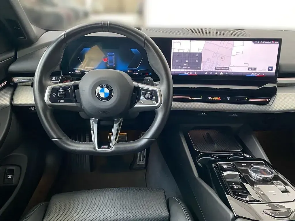 Gebraucht BMW 520 M Sport 197 PS (144 kW) 2024 Schwarz Kombi