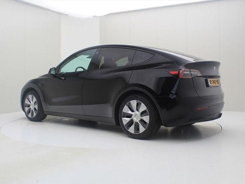 Gebraucht Tesla Model Y Standard Range 250 kW (341 PS) 2022 Schwarz SUV