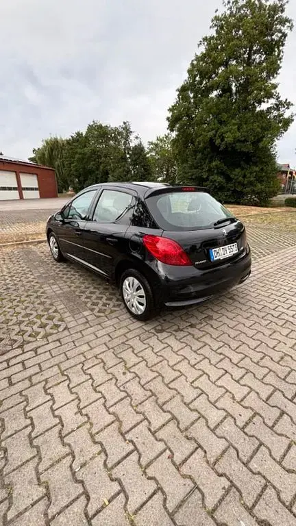 Gebraucht Peugeot 207 75 PS (55 kW) 2009 Schwarz Kleinwagen