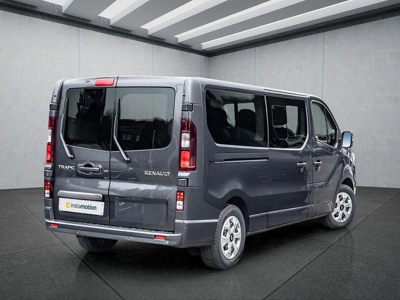 Gebraucht Renault Trafic 150 PS (110 kW) 2025 Grau Van / Kleinbus