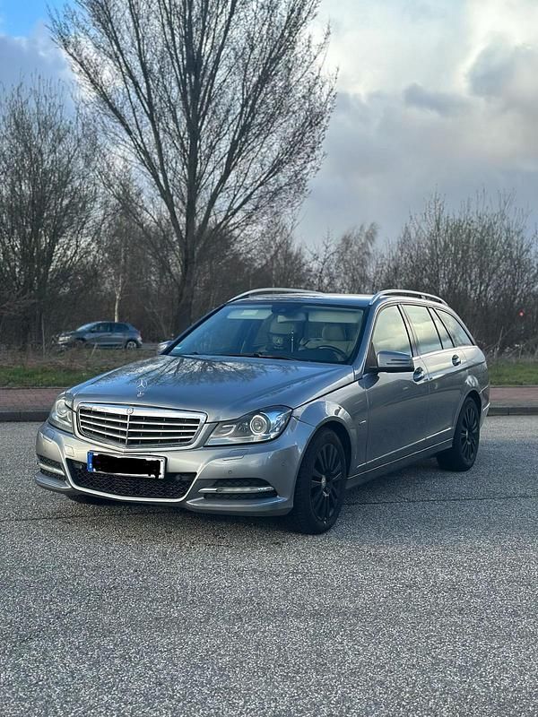 Gebraucht Mercedes C220 Elegance 170 PS (125 kW) 2012 Grau Kombi