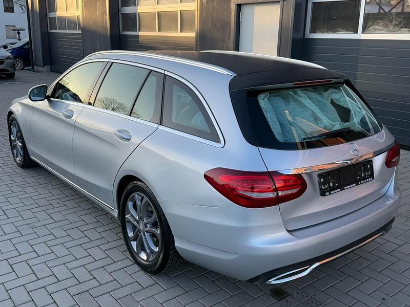 Gebraucht Mercedes C180 156 PS (114 kW) 2015 Silber Kombi