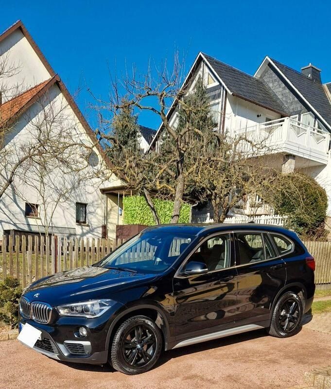 Schwarz Gebraucht 2017 BMW X1 xLine SUV | 17.900 € (Superpreis) - Bild 1/4