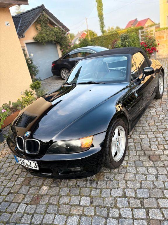 Schwarz Gebraucht 1996 BMW Z3 Sport Line Cabrio | 5.900 € (Fairer Preis) - Bild 1/4