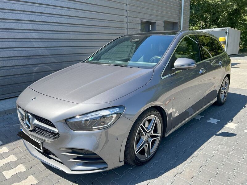 Grau Gebraucht 2023 Mercedes B220 AMG Van / Kleinbus | 37.300 € (Etwas zu teuer) - Bild 1/4