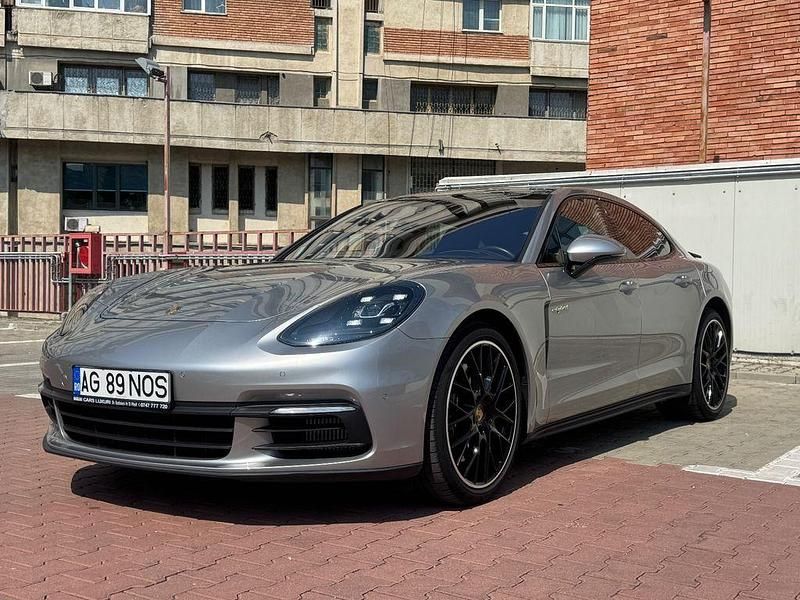 Grau Gebraucht 2020 Porsche Panamera 4 Limousine | 55.000 € - Bild 1/4