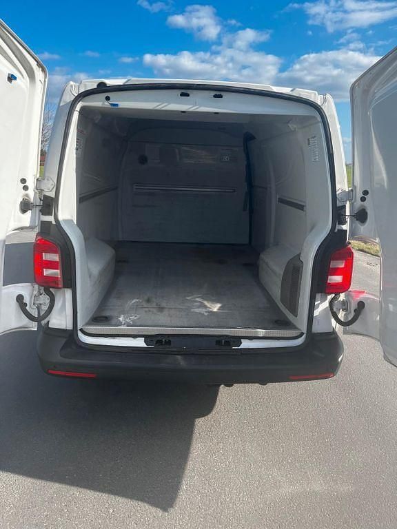 Gebraucht VW T6 150 PS (110 kW) 2019 Rot Van