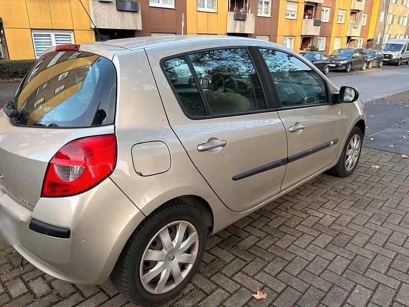 Gebraucht Renault Clio II 75 PS (55 kW) 2006 Braun Kleinwagen