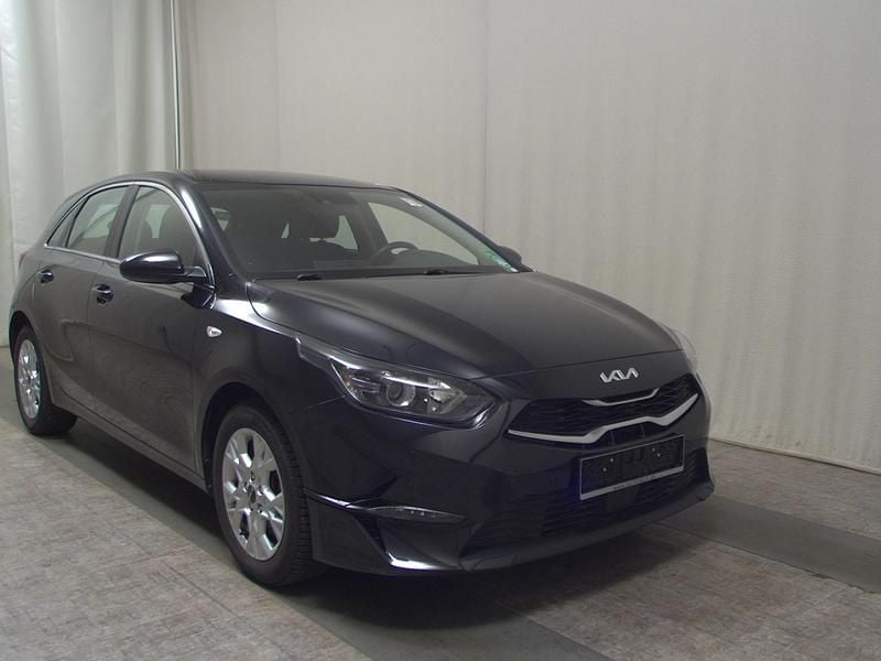 Usado Kia Ceed Vision 160 HP (117 kW) 2021 Preto Citadino