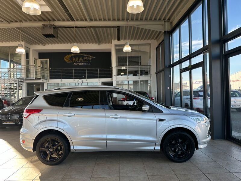Gebraucht Ford Kuga Individual 150 PS (110 kW) 2015 Silber SUV