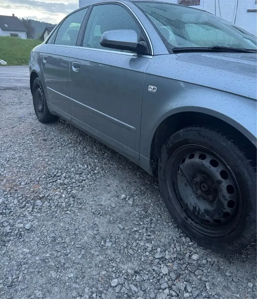 Gebraucht Audi A4 131 PS (96 kW) 2005 Grau Limousine
