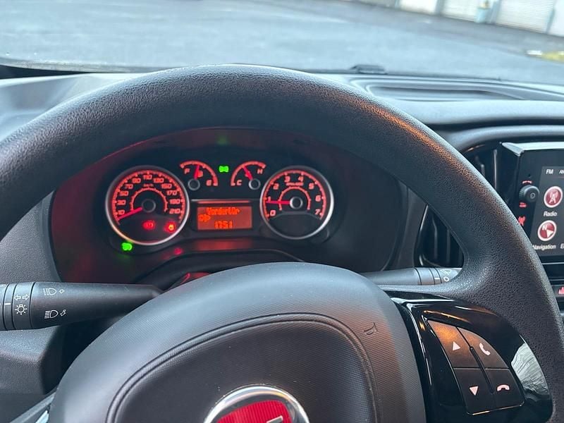 Gebraucht Fiat Doblò 101 PS (74 kW) 2022 Grau Van / Kleinbus