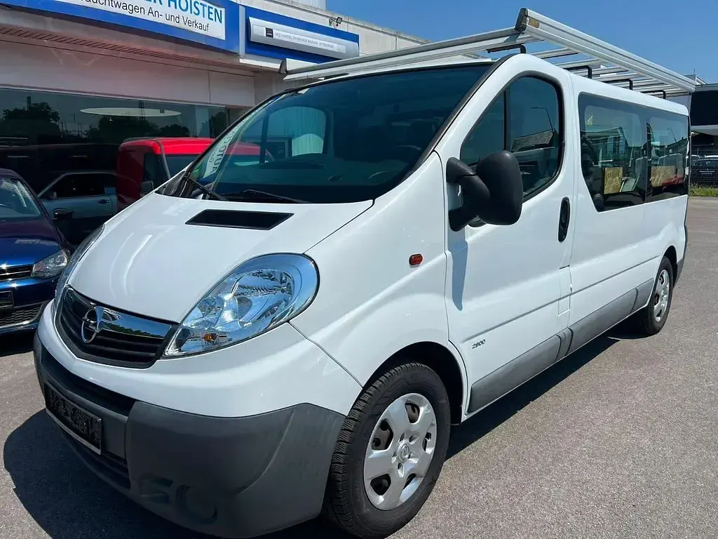 Gebraucht Opel Vivaro 114 PS (83 kW) 2011 Weiß Van / Kleinbus