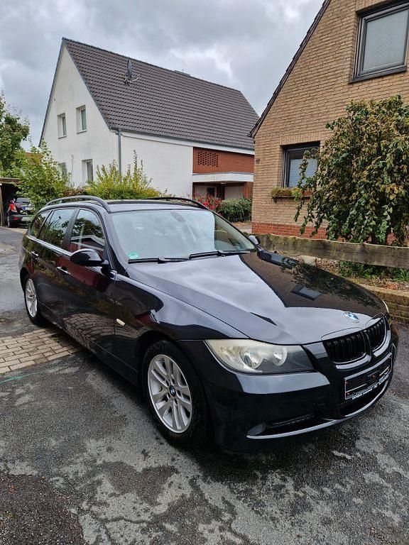Gebraucht BMW 318 143 PS (105 kW) 2008 Schwarz Kombi