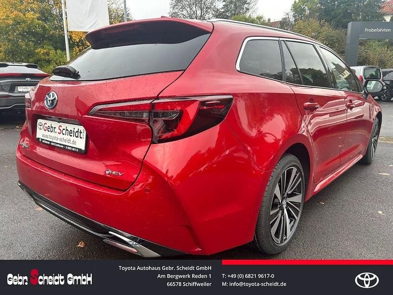 Neu Toyota Corolla 196 PS (144 kW) 2025 Rot Kombi