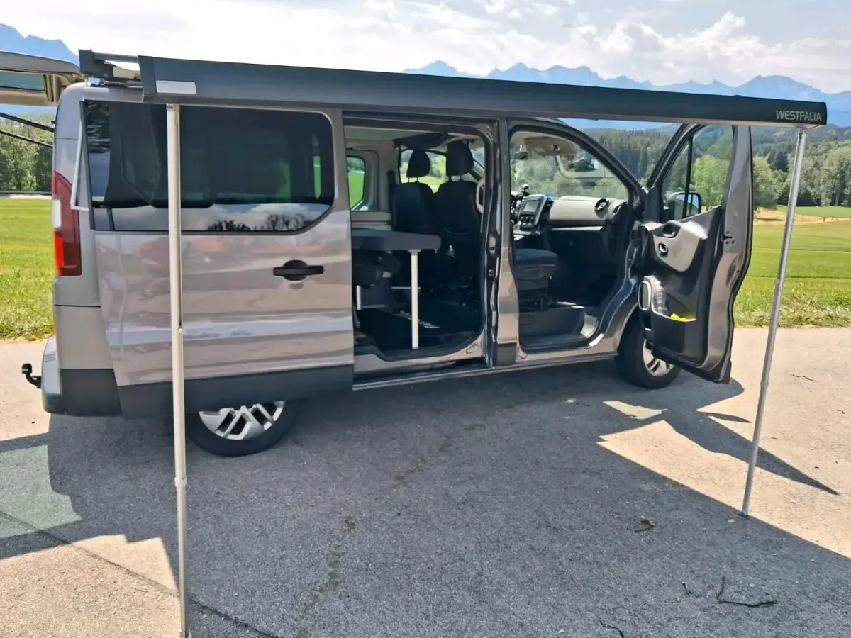Gebraucht Nissan NV300 145 PS (106 kW) 2018 Grau Van