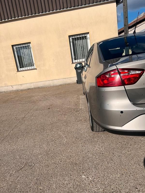 Second-hand Seat Toledo Reference 86 CP (63 kW) 2014 Hatchback