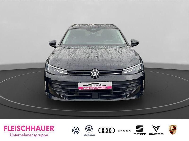 Gebraucht VW Passat Basis 150 PS (110 kW) 2025 Schwarz Kombi