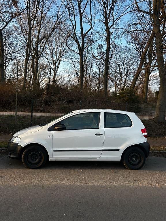 Gebraucht VW Fox 60 PS (44 kW) 2011 Weiß Kleinwagen