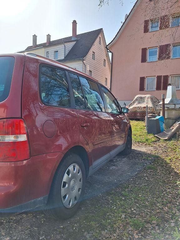 Gebraucht VW Touran 140 PS (102 kW) 2004 Rot Van / Kleinbus