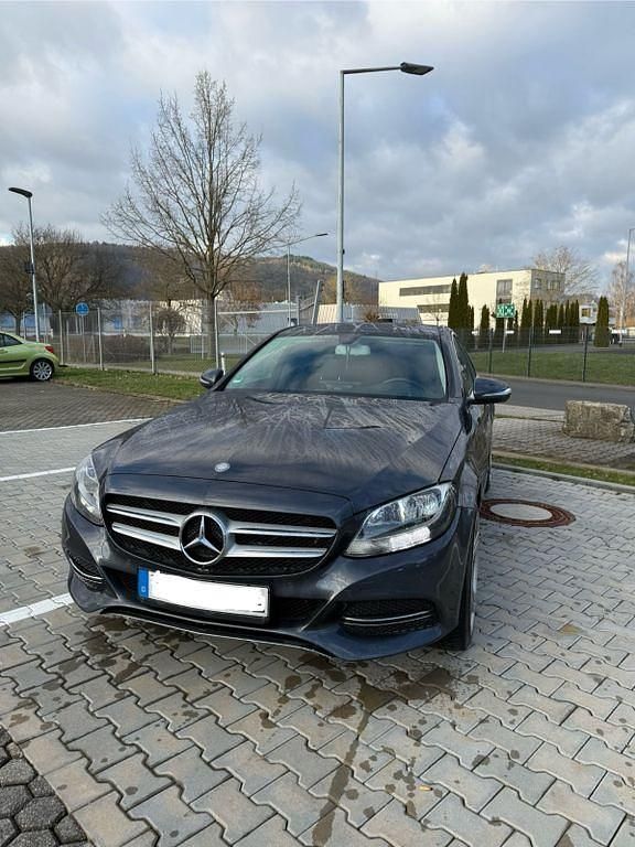 Grau Gebraucht 2014 Mercedes C200 Limousine | 17.500 € (Etwas zu teuer) - Bild 1/4