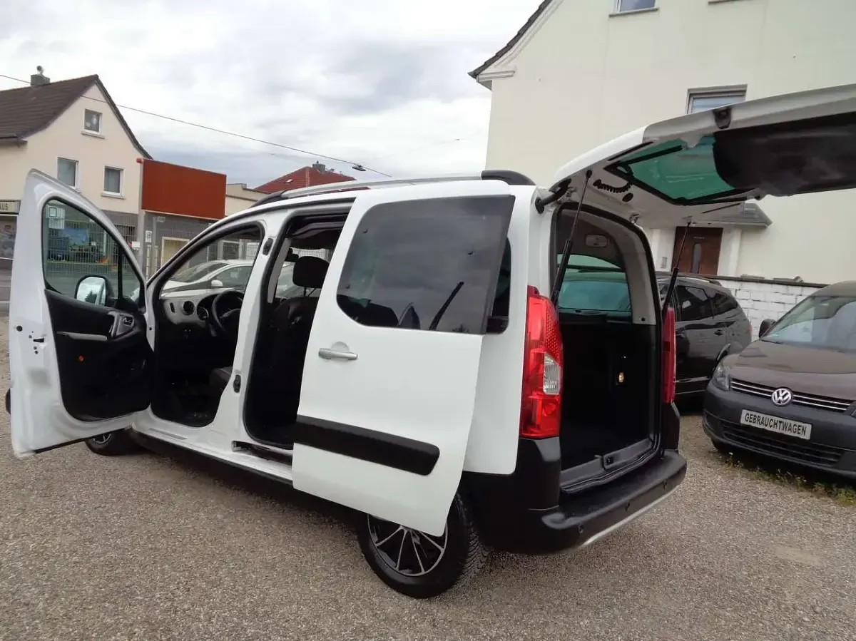 Gebraucht Peugeot Partner 109 PS (80 kW) 2010 Lack weiss banquise Van / Kleinbus