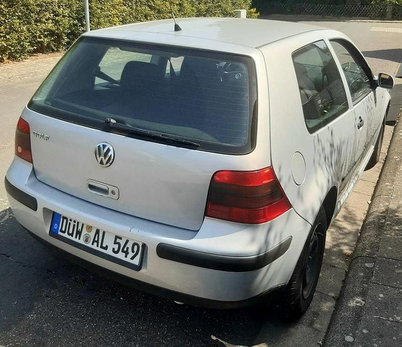 Silber Gebraucht 1999 VW Golf IV Basis Limousine | 800 € (Guter Preis) - Bild 1/4