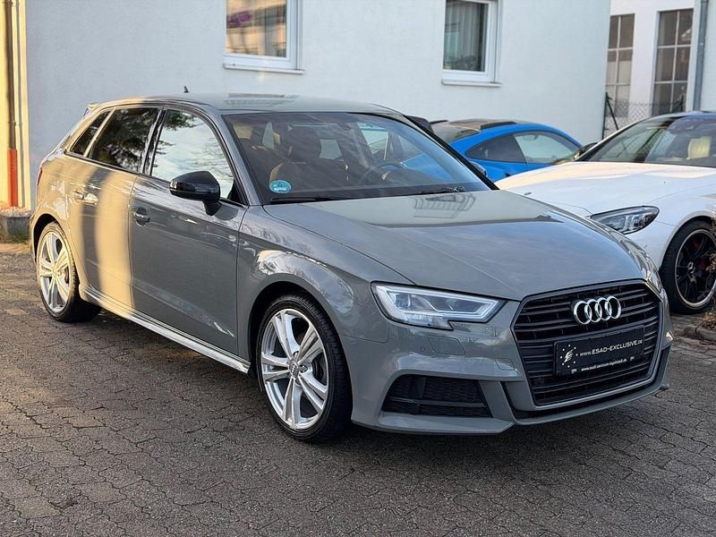 Grau Gebraucht 2019 Audi A3 Sportback S-Line Kleinwagen | 19.850 € (Fairer Preis) - Bild 1/4