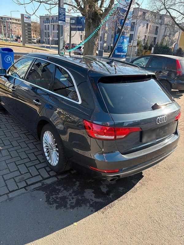 Gebraucht Audi A4 Design 190 PS (139 kW) 2017 Grau Kombi