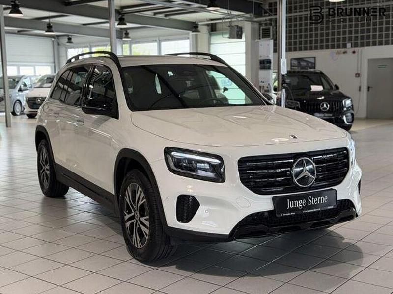 Gebraucht Mercedes GLB200 Progressive 163 PS (119 kW) 2024 Unilack polarweiß SUV
