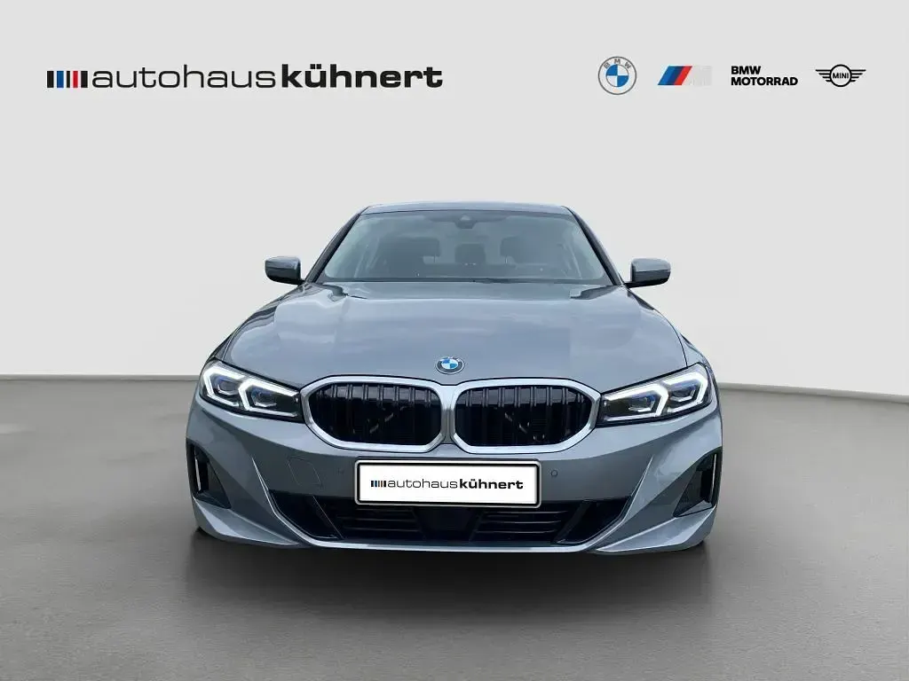 Gebraucht BMW 318 Sport Line 156 PS (114 kW) 2026 Grau Limousine