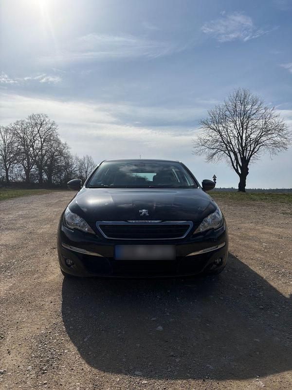 Gebraucht Peugeot 308 Active 82 PS (60 kW) 2013 Schwarz Limousine