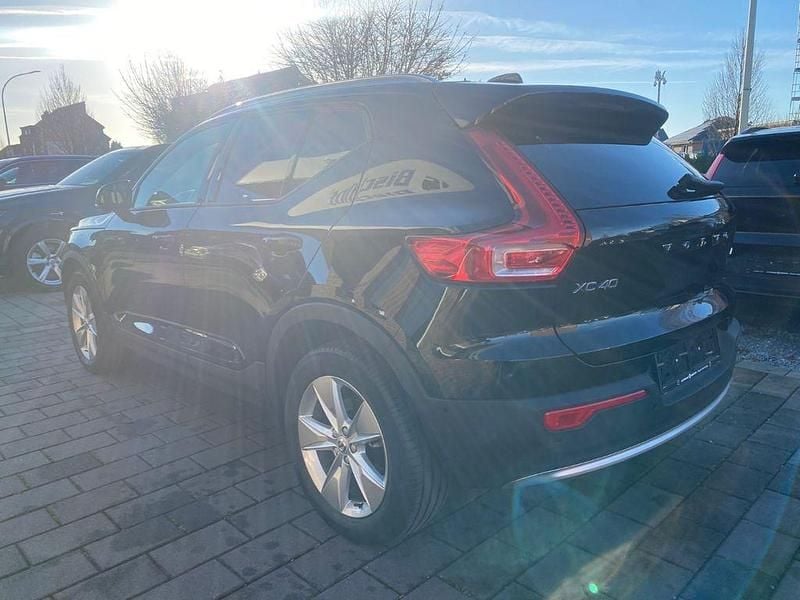 Gebraucht Volvo XC40 Core 163 PS (119 kW) 2025 Schwarz SUV