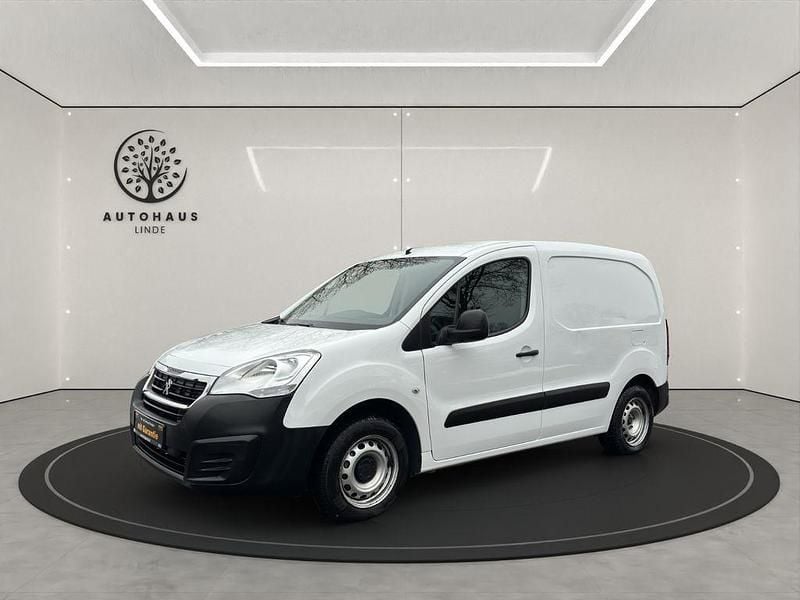 Gebraucht Peugeot Partner Premium 99 PS (72 kW) 2017 Weiß Van / Kleinbus