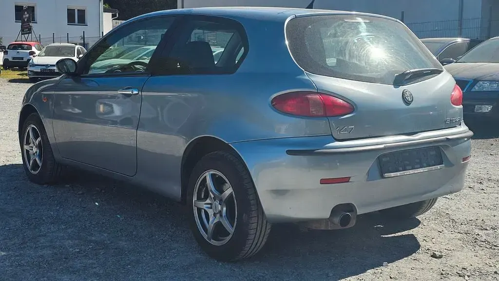 Gebraucht Alfa Romeo 147 Impression 105 PS (77 kW) 2003 Silber Kleinwagen