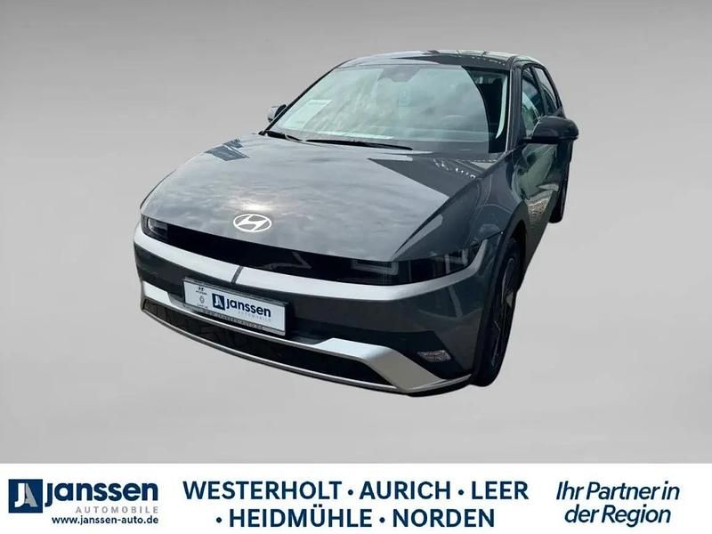 Grau Neu 2025 Hyundai Ioniq 5 Dynamiq SUV | 46.990 € (Etwas zu teuer) - Bild 1/1
