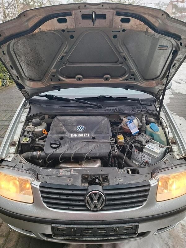 Silber Gebraucht 2000 VW Polo Kleinwagen | 1.000 € (Fairer Preis) - Bild 1/4