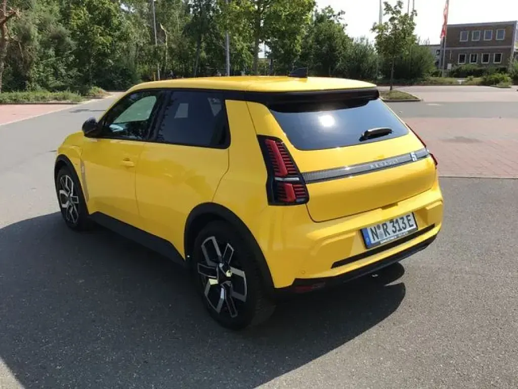 Gebraucht Renault R5 Techno 110 kW (150 PS) 2025 Jaune pop (metallic) Kleinwagen