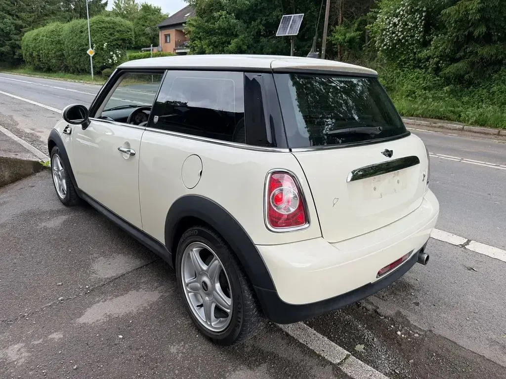 Gebraucht Mini ONE Pepper 75 PS (55 kW) 2012 Weiß Kleinwagen