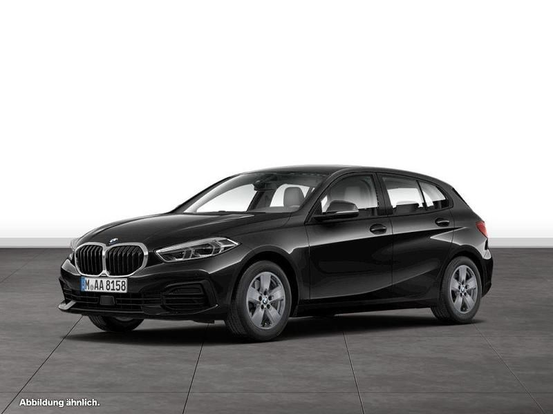 Black sapphire metallic Gebraucht 2024 BMW 116 Advantage Kleinwagen | 25.434 € (Etwas zu teuer) - Bild 1/4