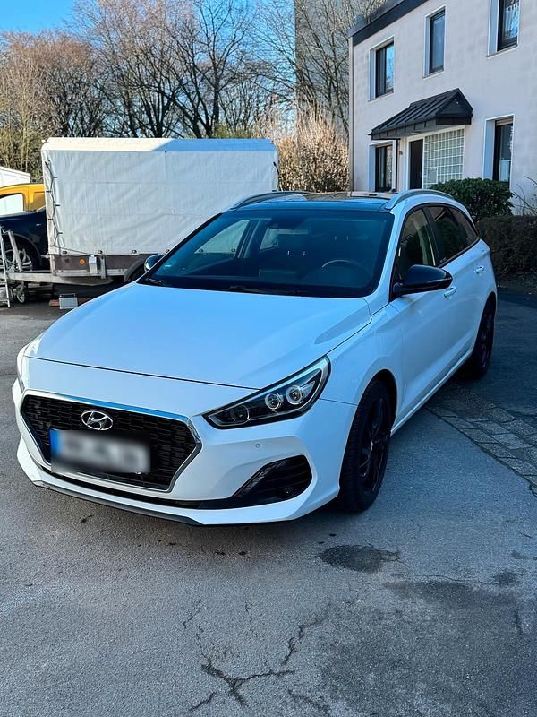 Gebraucht Hyundai i30 140 PS (102 kW) 2020 Weiß Kombi