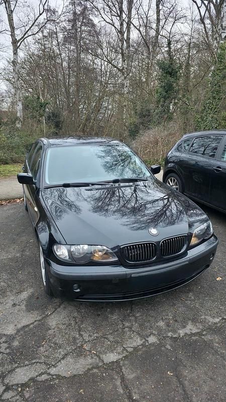 Gebraucht BMW 318 146 PS (107 kW) 2001 Schwarz Limousine