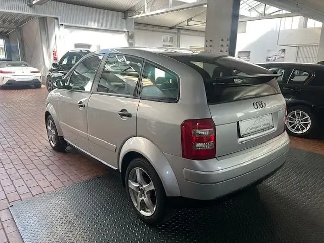 Usata Audi A2 75 CV (55 kW) 2002 Argento Utilitaria